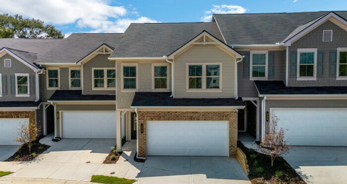 Foto principal - Now Leasing & Available for immediate move...