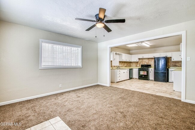 Building Photo - 1611 N Kansas St