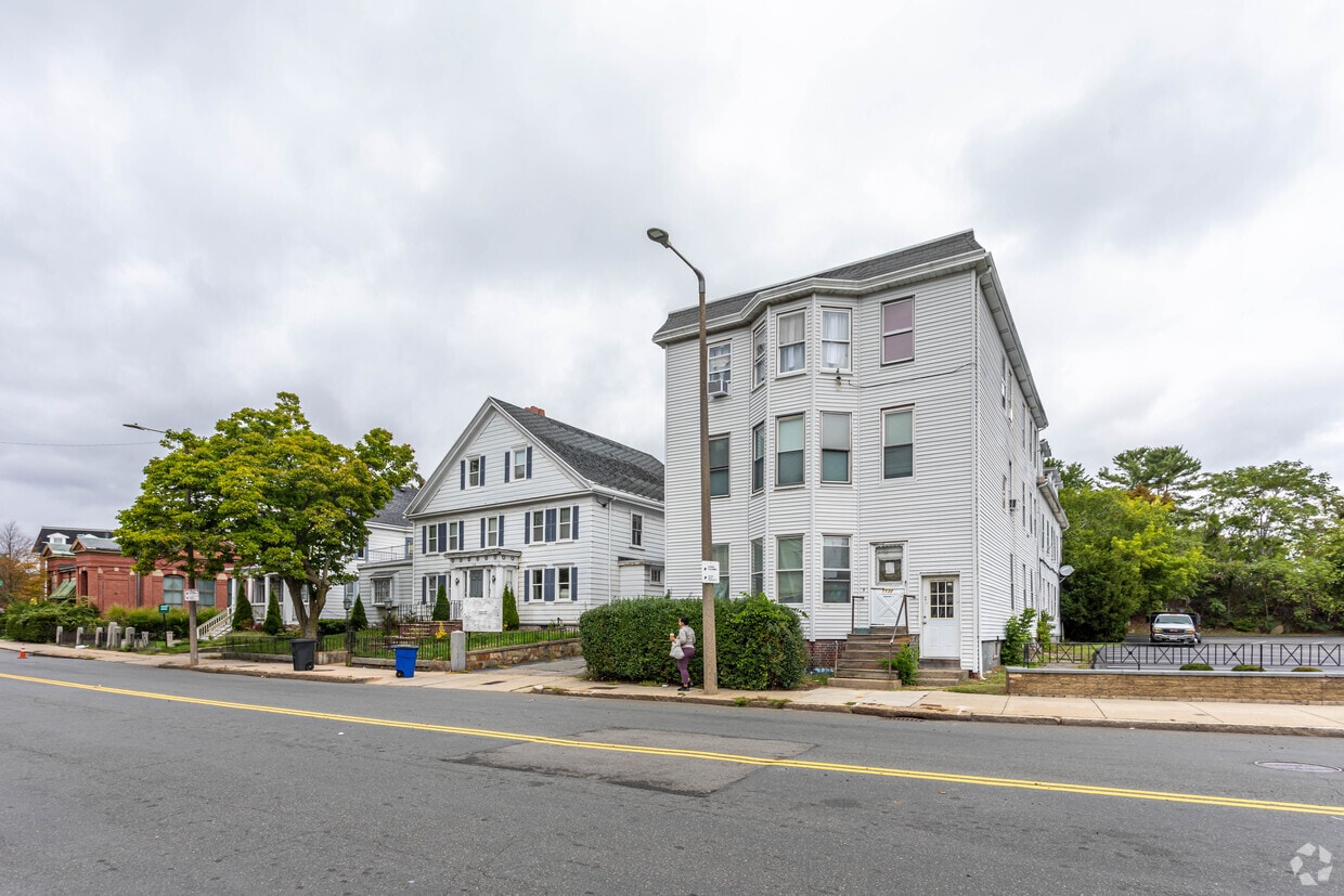 Building Photo - Molloy