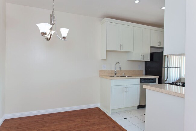 Foto del edificio - 215 E Live Oak St
