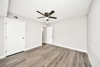 Building Photo - 781 Country Pl Dr