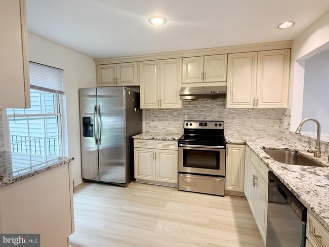 Building Photo - 8545 Harvest View Ct