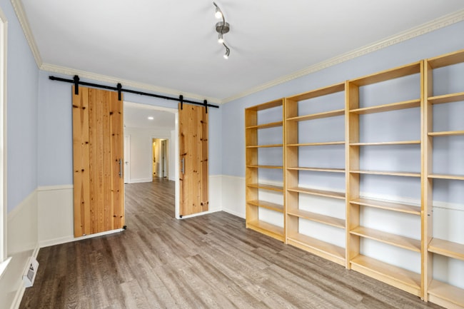 Foto del edificio - 111 Ticonderoga Dr