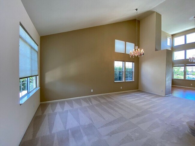 Building Photo - Beautiful Three Bedroom Napa Yacht Club Home