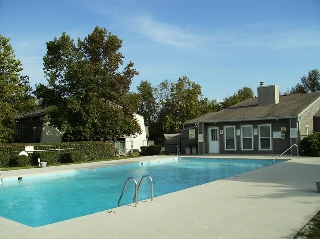 Foto del edificio - 433 Bakertown Rd