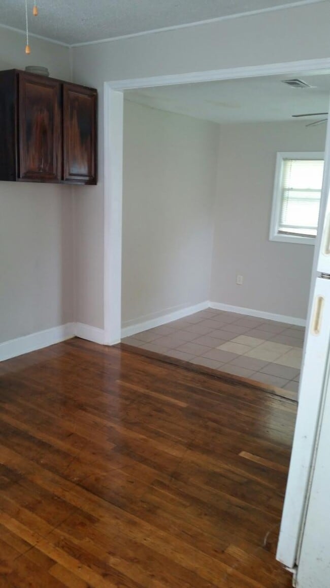 Building Photo - 3602 Rose Dr