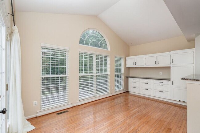Foto del edificio - 5990 Parsons Lane