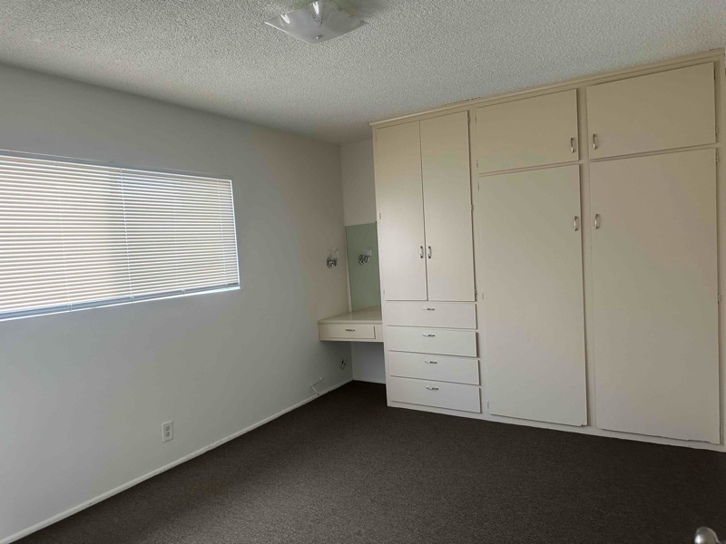 Building Photo - 9315 San Vincente Ave
