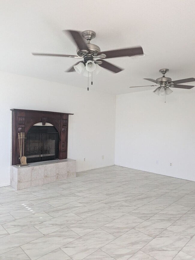 Foto del edificio - 1/2 off 1st Month's Rent!  Charming 3 Bedr...