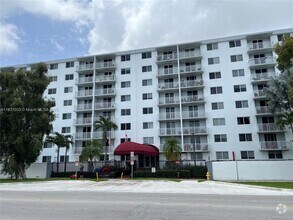 Building Photo - 1251 NE 108th St