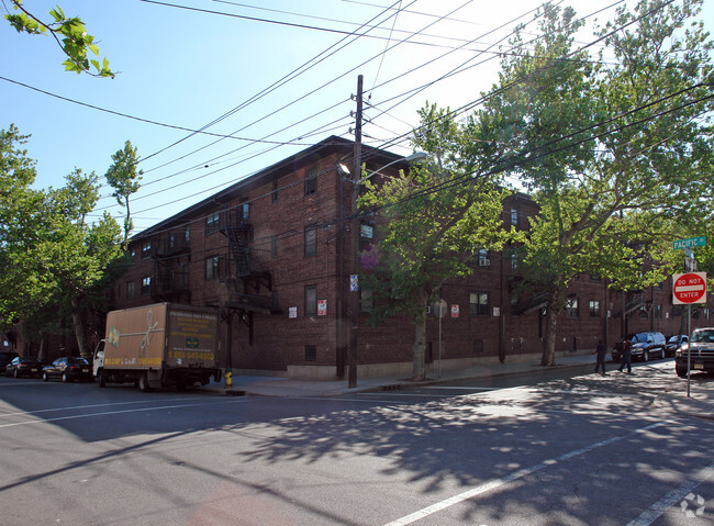 Foto del edificio - Pennington Court