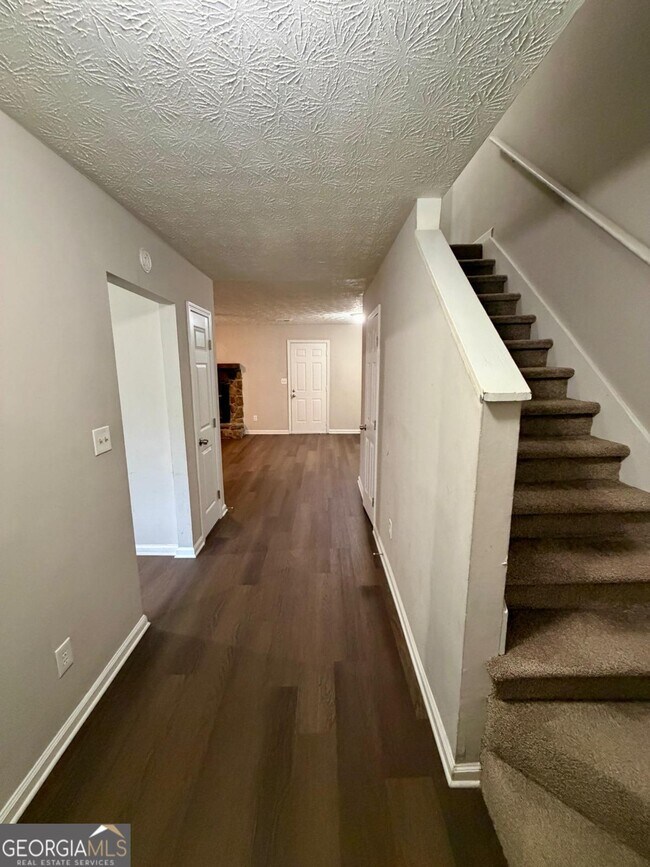 Foto del edificio - 8513 Pineland Dr