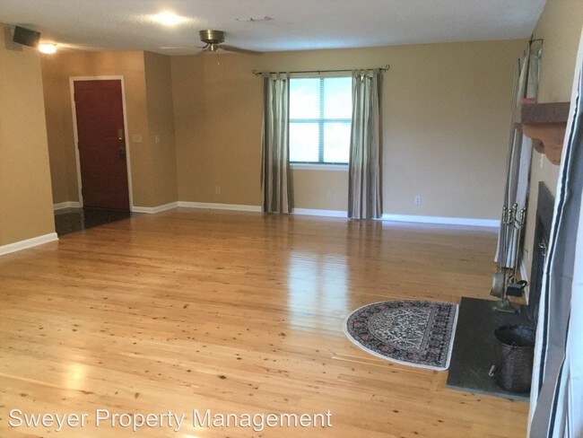 Building Photo - 3 br, 2 bath House - 800 Pilots Ridge Road