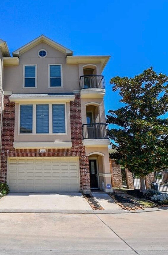 Foto del edificio - 8002 Stoneyway Dr