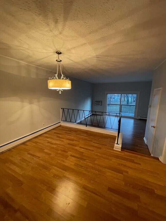 dining room - 1431 Farmington Ave