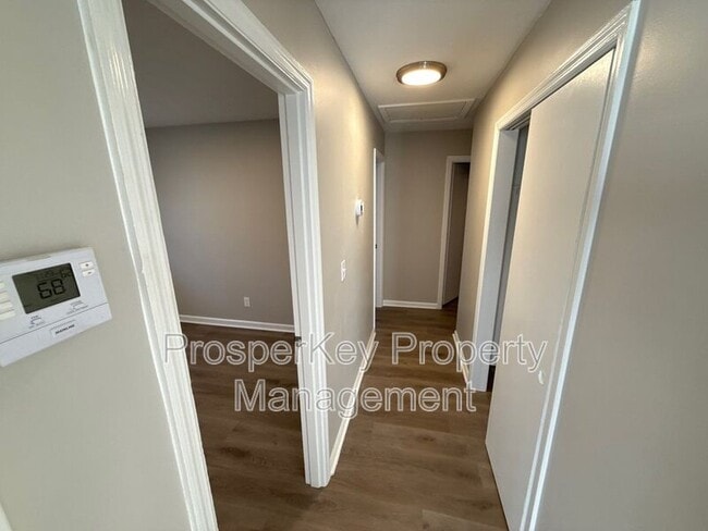 Foto del edificio - 1401 Coffee Ct