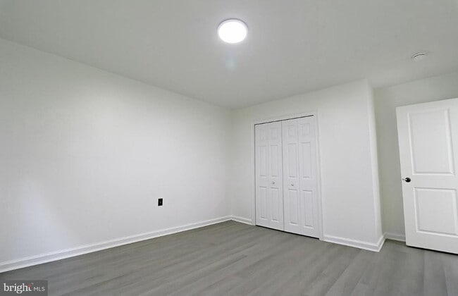 Building Photo - 511 Corinthian Ave