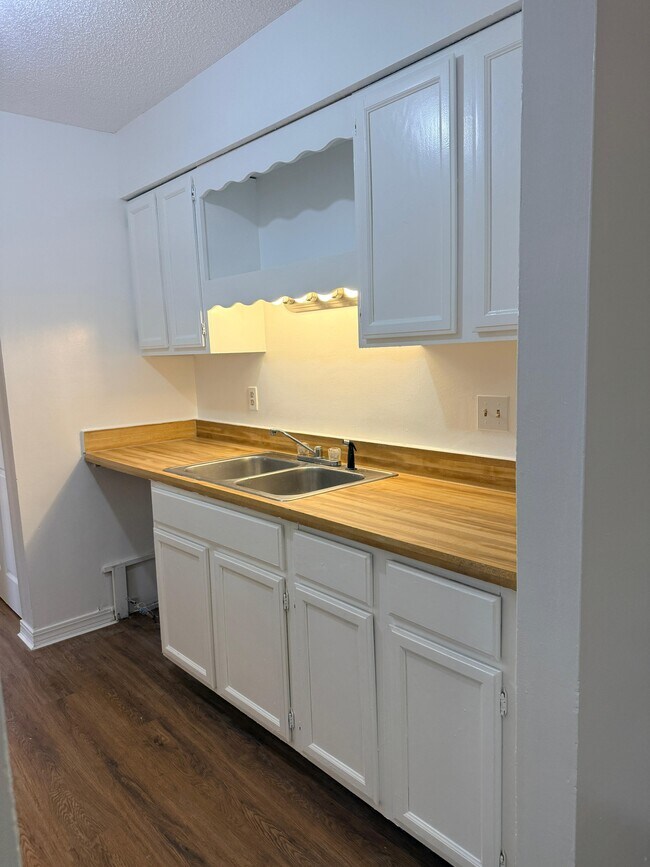 Foto del edificio - 460 Crabapple Ct