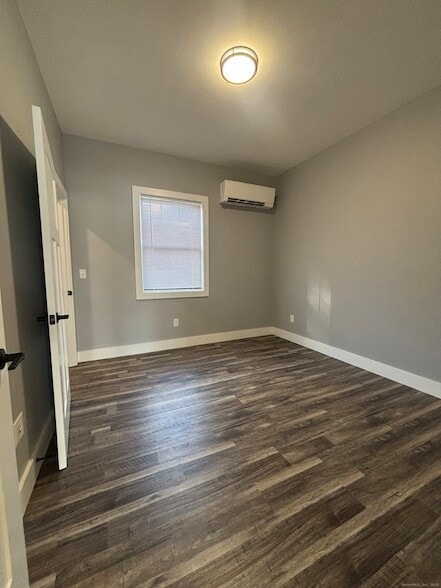 Foto del edificio - 303 Norwich-New London Turnpike