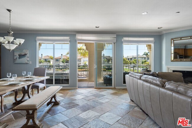 Foto del edificio - 4320 Tradewinds Dr