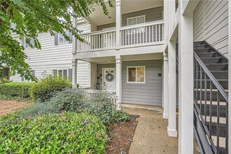 Building Photo - 15 Little Silver Ct