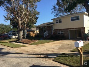 Building Photo - 1221 Quail Ridge Dr