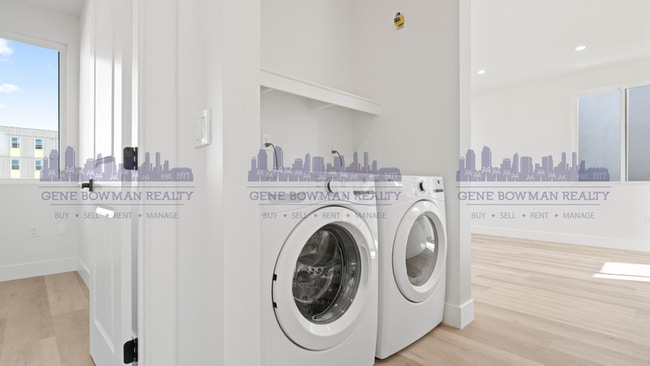 Foto del edificio - 6742 Waterman Ct