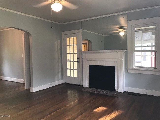 Building Photo - 317 Pine Grove Dr
