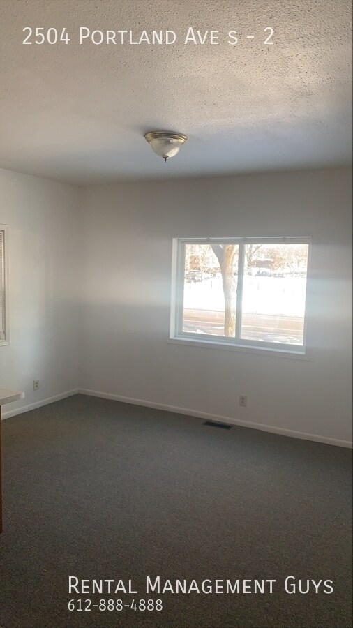 Building Photo - 3 Bed 1 Bath in South Minneapolis! Afforda...
