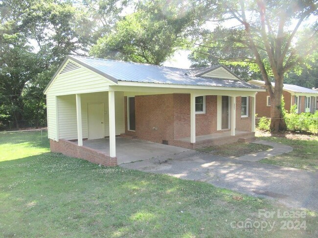 Building Photo - 208 Crescent Ct
