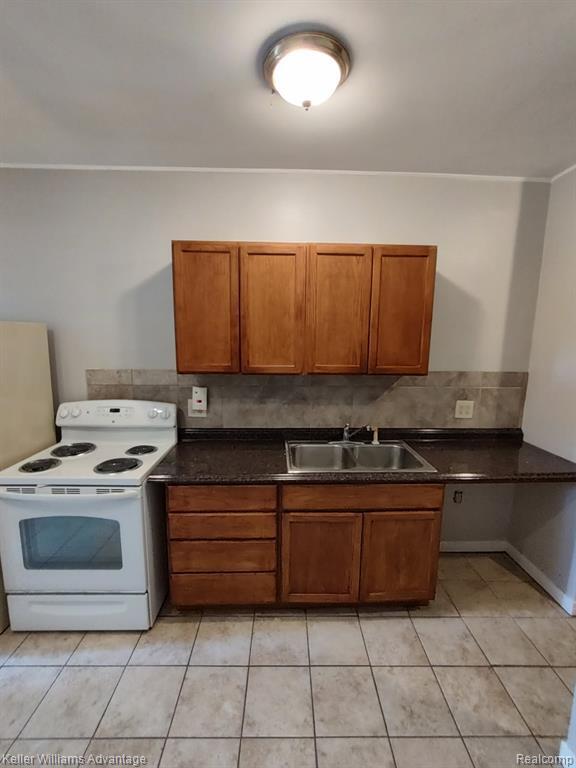 Foto del edificio - 9410 Elizabeth Lake Rd