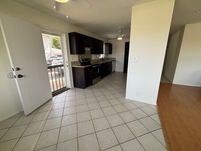 Foto del edificio - Hau'ula - 5 Bdrm/3 Bath/Garage - $5,000
