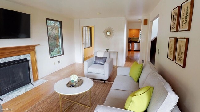 Building Photo - 1 br, 1 bath House - 6013 Woodland Pl N Pr...