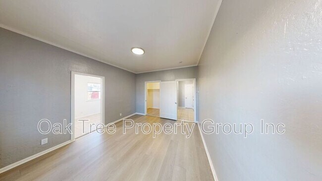 Foto del edificio - 2451 Seminary Ave