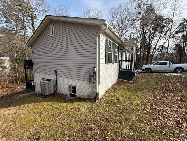 Building Photo - 11570 Tomahawk Trail W