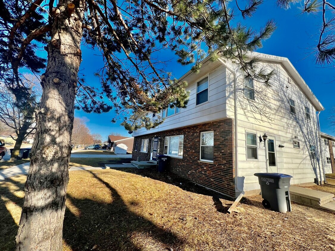 1505 N 23rd St Unit 3, Sheboygan, WI 53081 Apartment for Rent in