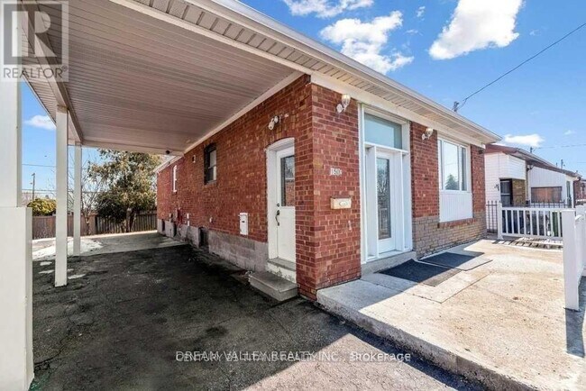 Photo du bâtiment - 1501 Danforth Rd