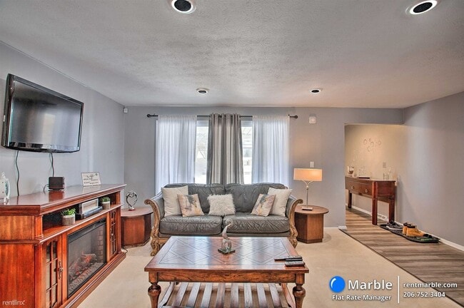 Building Photo - 3 br, 3.5 bath House - 7486 W 130TH St