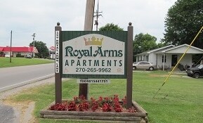 Primary Photo - Royal Arms Apartments