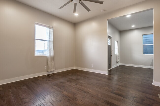 Foto del edificio - 421 E Morris St