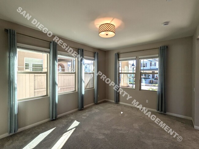 Building Photo - *$250 MOVE-IN DISCOUNT* Welcome to your dr...