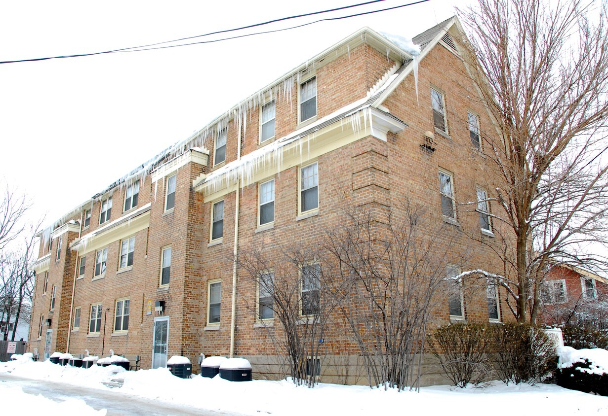 Foto del edificio - Victory Arms Apartment