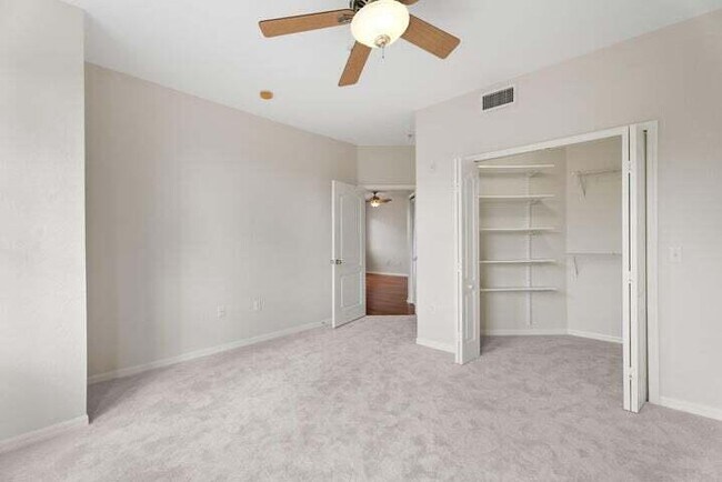 Foto del edificio - 11015 Legacy Ln