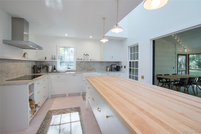 Foto del edificio - 210 Robinson Ln