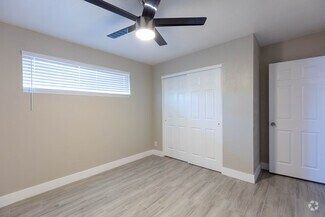 Building Photo - 1218 S Smith Rd