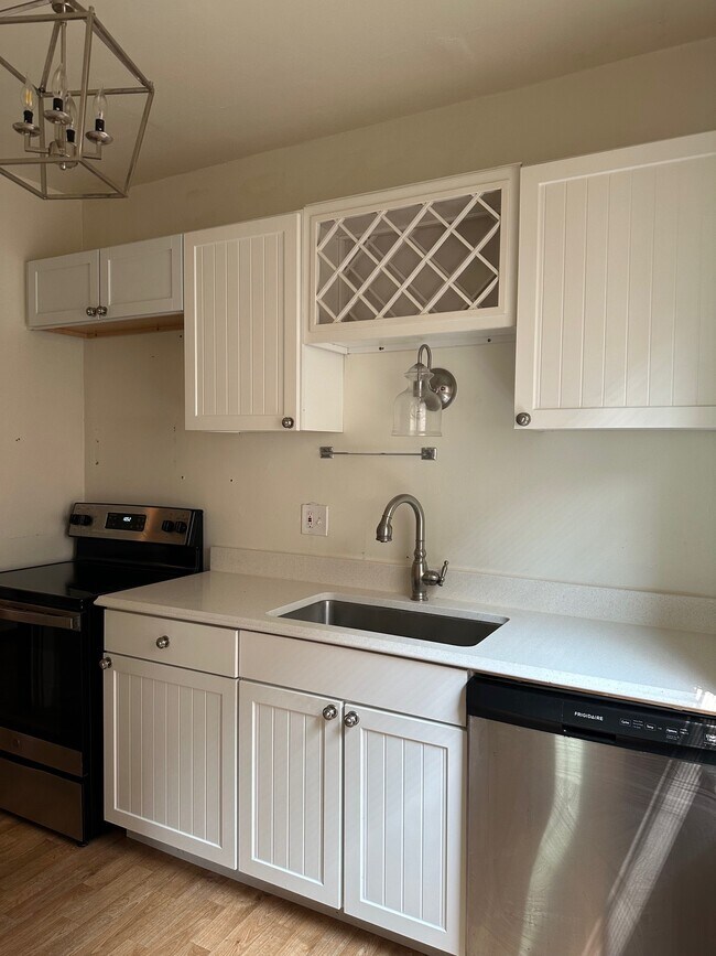 Foto del edificio - 4305 N Marlborough Dr