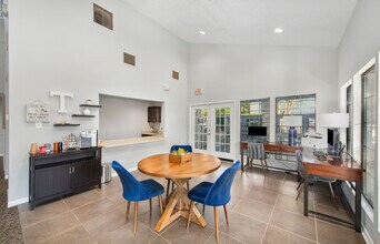 Building Photo - MAA Township