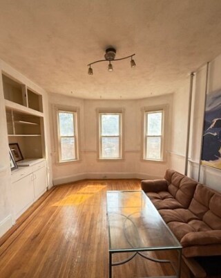 Foto del edificio - 58 Aspinwall Ave