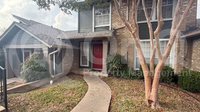 Foto del edificio - 1015 E Yager Ln