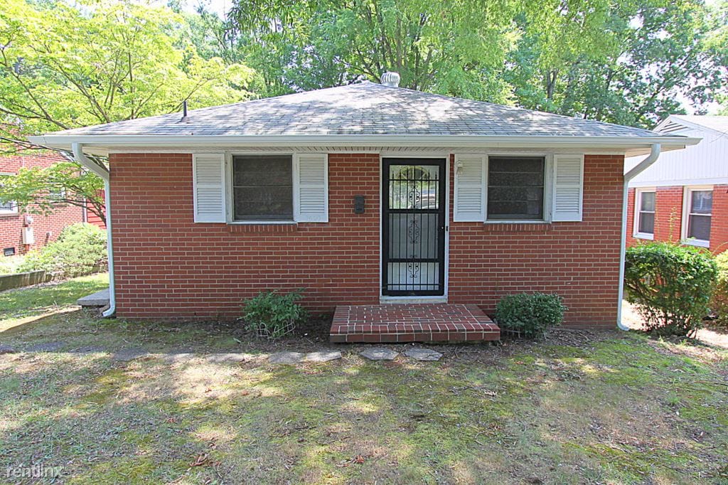 Primary Photo - 1521 Dunbar St